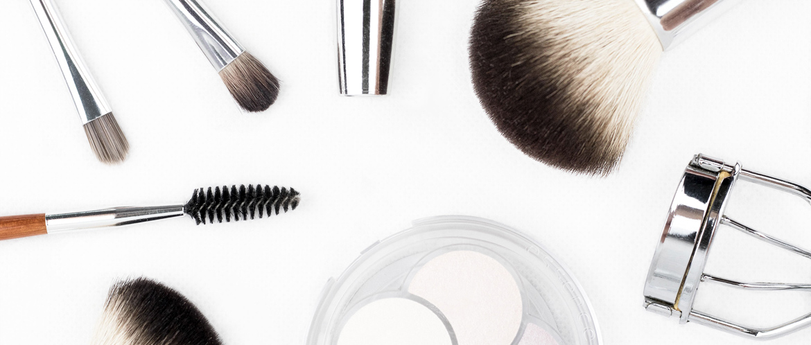 5 Professional Makeup Tools Everyone Should Own