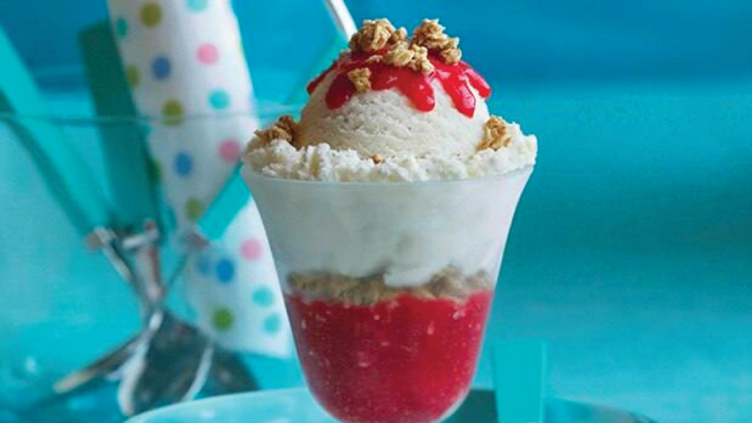 Breyers double berry sundaes